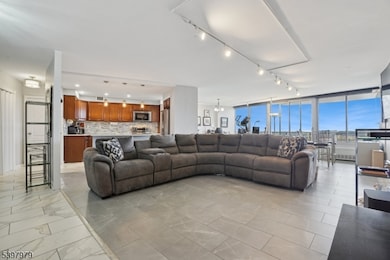 1 Claridge Dr unit 702, Verona, NJ 07044 - photo 2