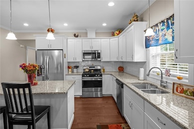 550 Wakefield St unit 3, West Warwick, RI 02893 - photo 2