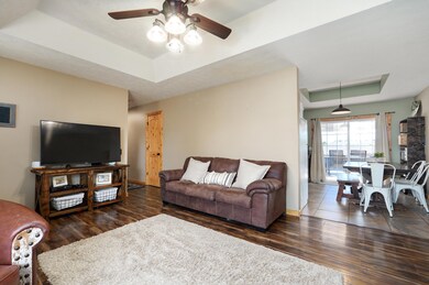 104 E Osage St-15