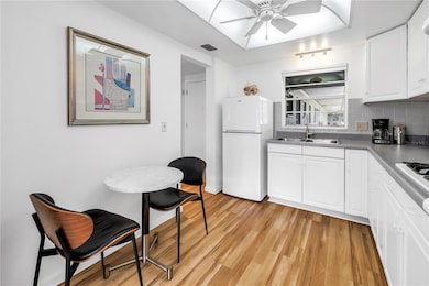 800 71st Ave N unit 10, Saint Petersburg, FL 33702 - photo 7