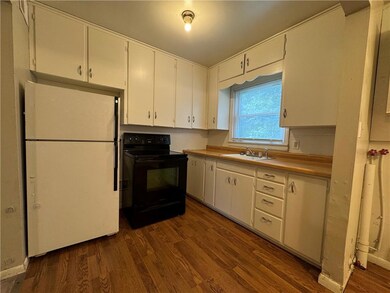 1110 SW Circle Dr, Parsons, KS 67357 - photo 4