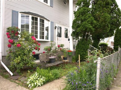 117 Robinson Ave, Pawtucket, RI 02861 - photo 3