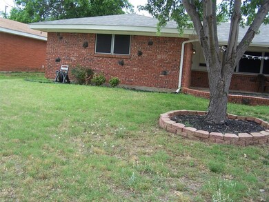 1109 Norwood Dr, Hurst, TX 76053 - photo 2