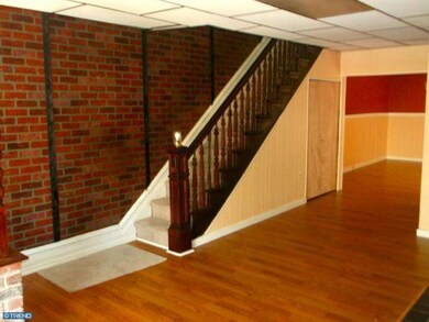 238 W Oley St, Reading, PA 19601 - photo 4