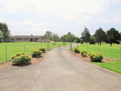 1204 Fairfield Pike, Shelbyville, TN 37160 - photo 2