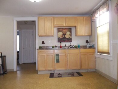 26 Grosvenor St, Worcester, MA 01610 - photo 3
