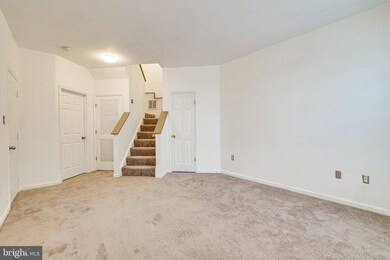 2527 Logan Wood Dr, Herndon, VA 20171 - photo 4