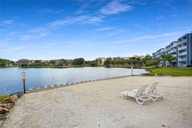 The Beach Club at Fontainebleau Park unit E207, Miami, FL 33172 - photo 4