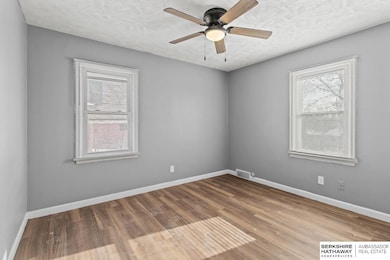 4327 Larimore Ave, Omaha, NE 68111 - photo 4