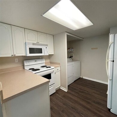 2816 Fan Palm Dr unit Main, Davenport, FL 33897 - photo 5