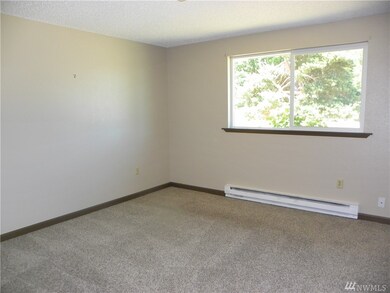 8812 Burnett Rd SE unit A & B, Yelm, WA 98597 - photo 4