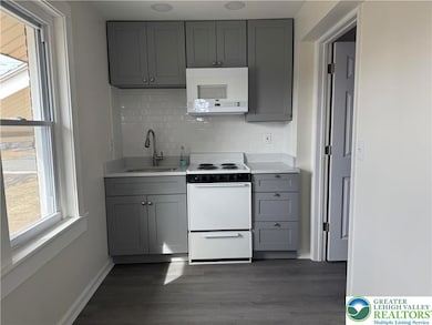 807 Chestnut St unit 2, Coplay, PA 18037 - photo 6