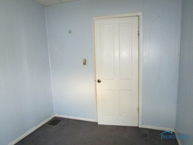 300 Pemberville Rd, Woodville, OH 43469 - photo 6