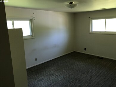 2222 Northside Rd, Sutherlin, OR 97479 - photo 6