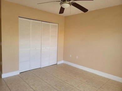 1542 Lake Crystal Dr unit H, West Palm Beach, FL 33411 - photo 2