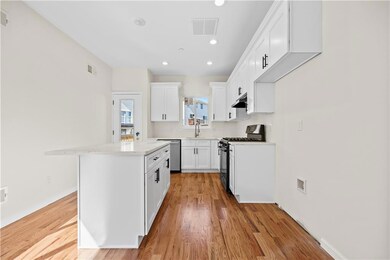 91 Robin Rd, Staten Island, NY 10305 - photo 7