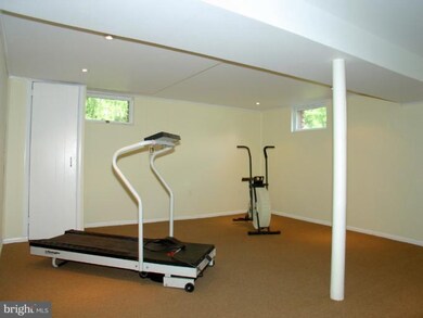 6916 University Dr, Middle River, MD 21220 - photo 7