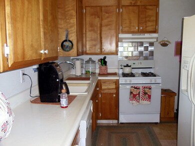 Super clean & bright kitchen