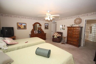 2624 S Honeysuckle Cir - Master Suite
