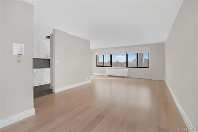 Manor Towers unit 11H, Bronx, NY 10463 - photo 2