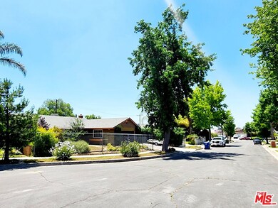 12924 Oberlin St, Sylmar, CA 91342 - photo 2