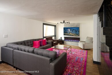 1501 Maroon Creek Rd Unit 6 Web 04