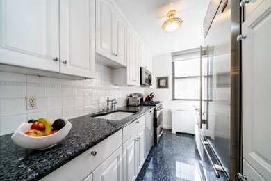 420 E 51st St unit 6C, New York, NY 10022 - photo 6