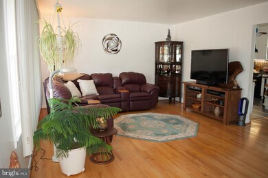 1055 Marton St, Laurel, MD 20707 - photo 2