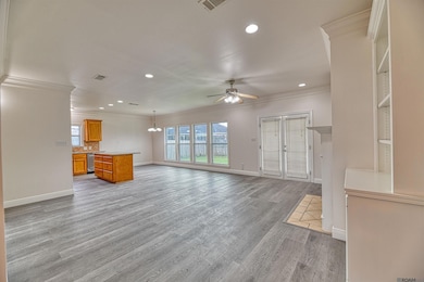 289 Melissa Dr, Port Allen, LA 70767 - photo 2