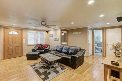 1012 Lapwing Rd, Edmond, OK 73003 - photo 5