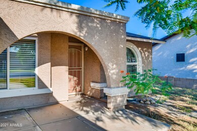 3-043270433-05 Exterior Front Entry