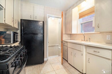 15792 Oceana Ave, Allen Park, MI 48101 - photo 5