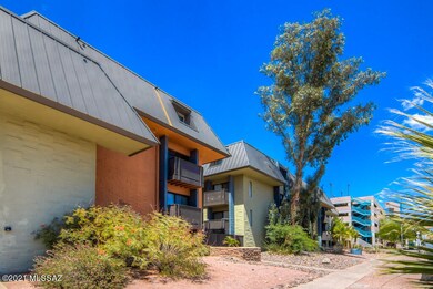3 Exterior photo c