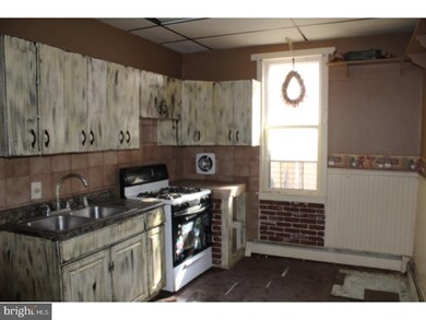 214 Linden St, Gloucester City, NJ 08030 - photo 4