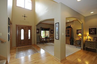 1070 Mary Ellen Dr, Crown Point, IN 46307 - photo 4