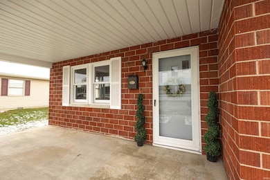 844 W Frank St, Mitchell, IN 47446 - photo 2