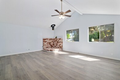 1206 SW Viola Dr, Grants Pass, OR 97526 - photo 5