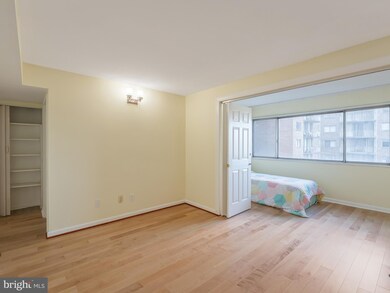 Presidential Towers unit 1009, Adelphi, MD 20783 - photo 5