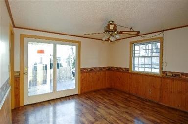 104 Toro Cir, Carpentersville, IL 60110 - photo 5