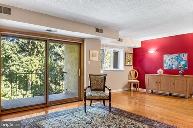 304 Summit Dr unit B, Bryn Mawr, PA 19010 - photo 2