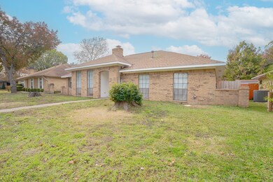 445 Brookfield Dr, Garland, TX 75040 - photo 4