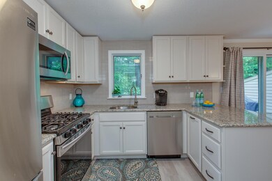 all New upgraded Thomasville cabinets with soft cl