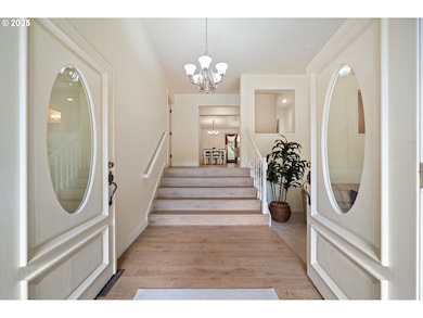 6827 SW Windemere Loop, Portland, OR 97225 - photo 5