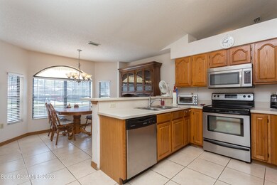 4680 Camberly St-16