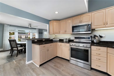 118 Airway Rd, Warwick, RI 02886 - photo 6