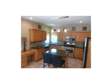 granite countertops, stainless steel appliances, i
