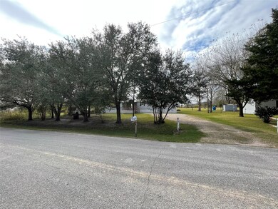 13310 Pleasant Valley Rd, Pearland, TX 77581 - photo 4