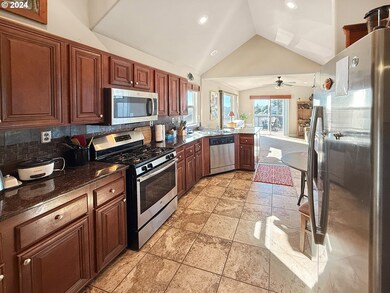 16252 Tolman Ln unit CR7, Harbor, OR 97415 - photo 7