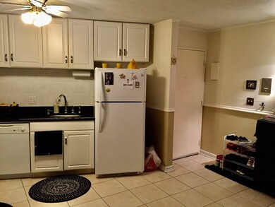 Crestwood Condominiums unit 20, Holliston, MA 01746 - photo 2