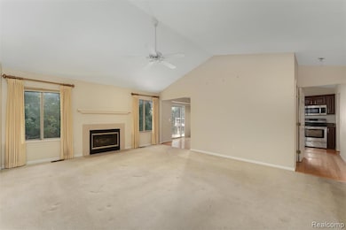 3120 Point of the Woods Dr, West Bloomfield, MI 48324 - photo 5